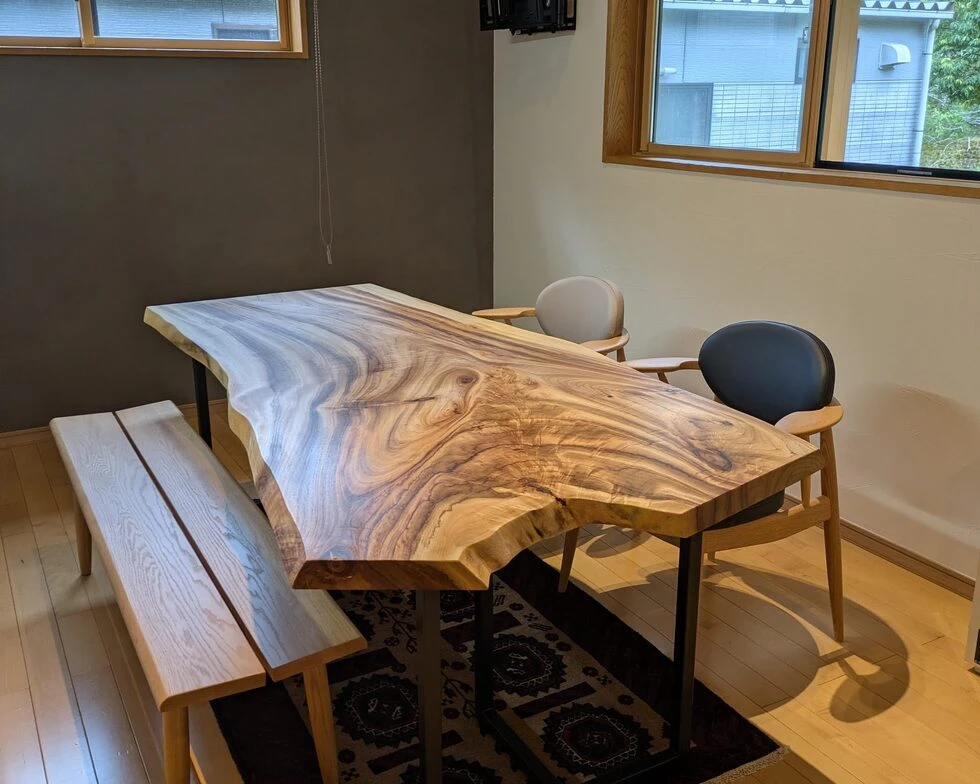 一枚板テーブル　くすのき